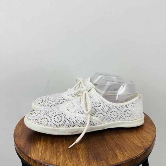 Jantzen Shoes - Jantzen White Perforated Floral Slip On Sneakers Women’s Size 6/7